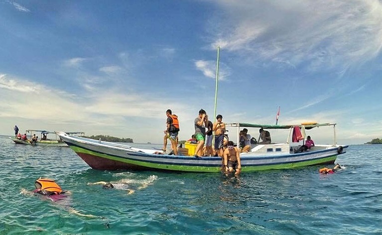perahu jelajah